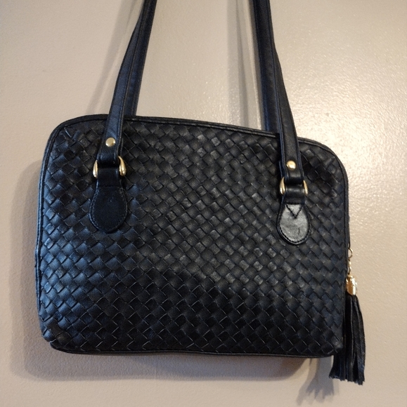 Allen Edwards Black Leather Crossbody - Picture 2 of 11